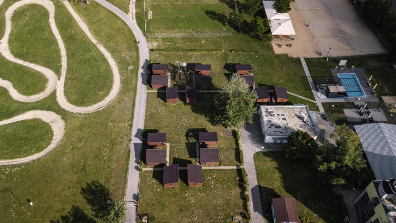 Hotel&Park Divoká Voda Bratislava Exterior foto